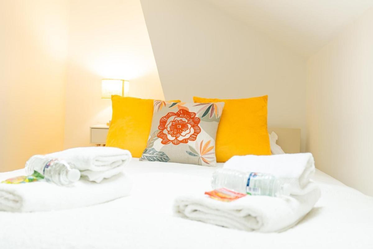 Duplex Confortable En Centre Avec 2 Chambres Châlons-en-Champagne Buitenkant foto