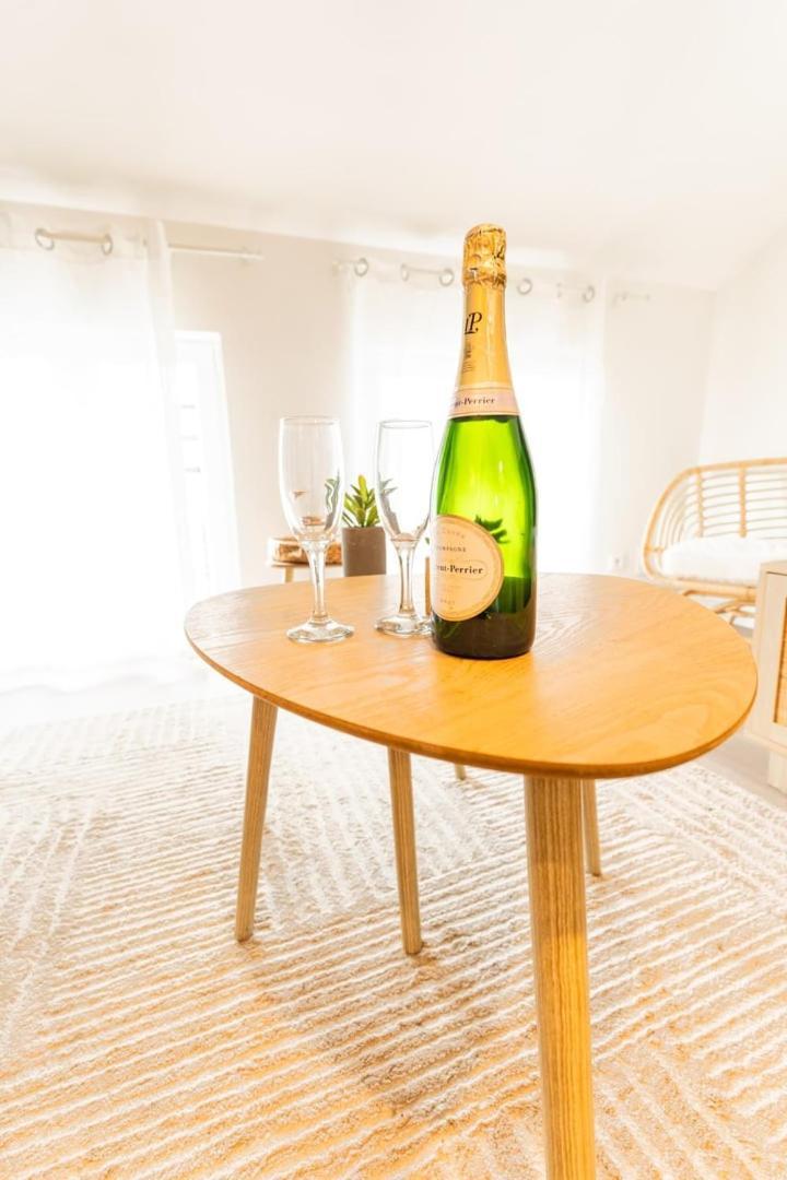 Duplex Confortable En Centre Avec 2 Chambres Châlons-en-Champagne Buitenkant foto